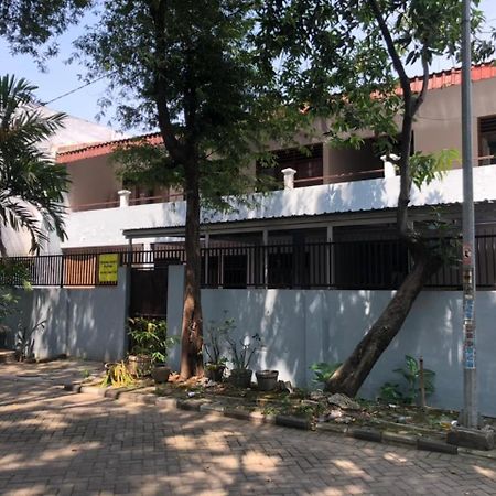Oyo 90482 Rumah Oma Syariah Kupang  ภายนอก รูปภาพ