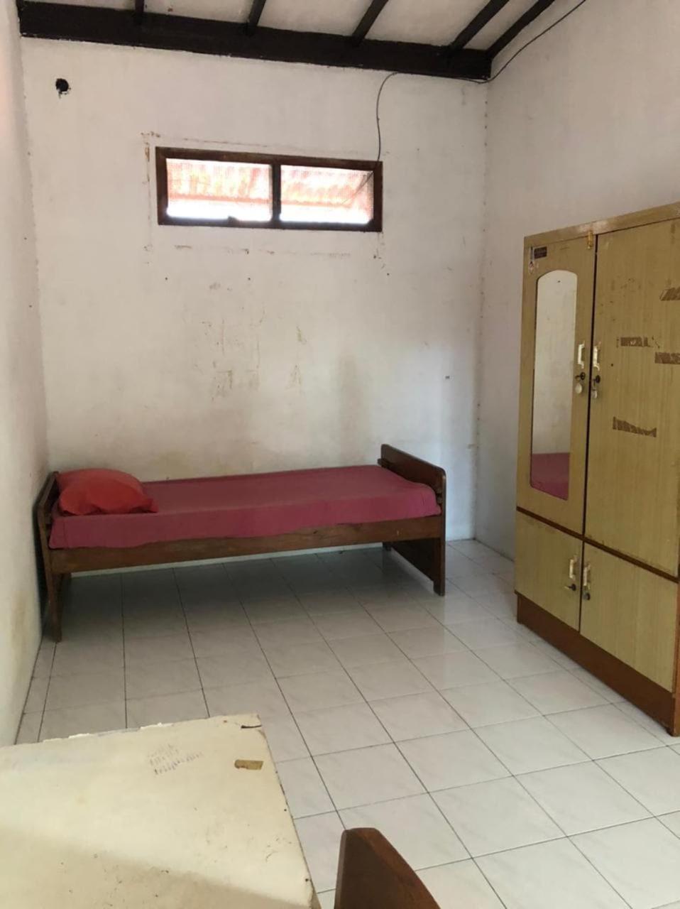 Oyo 90482 Rumah Oma Syariah Kupang  ภายนอก รูปภาพ